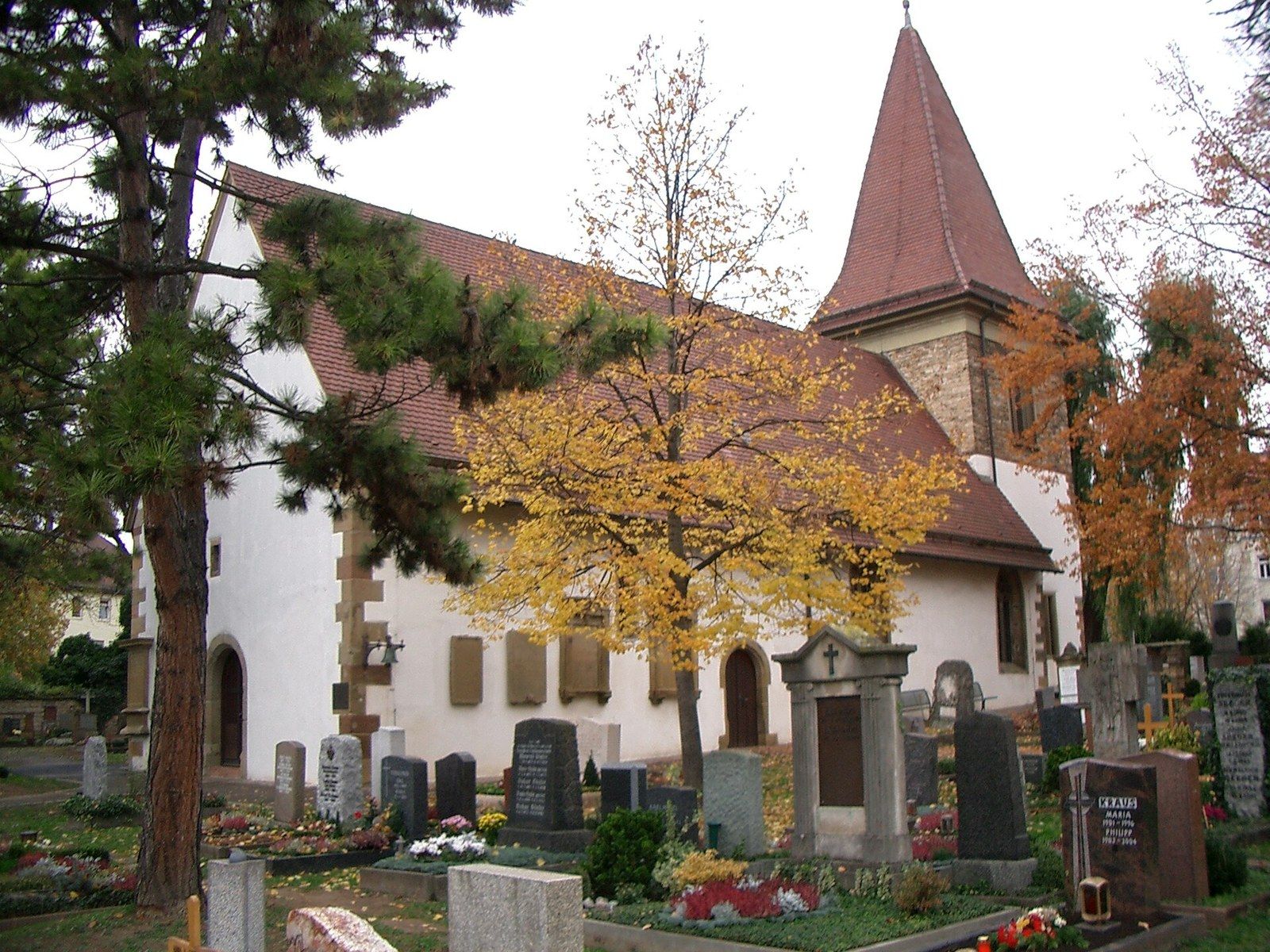 Uffkirche auf dem Uff-Kirchhof – Uff-Kirchhof